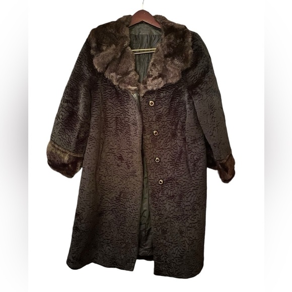 Vintage Women's Faux Black Persian Lamb Swing
Coat with Faux Mink Collar & Cuffs - Picture 3 of 16